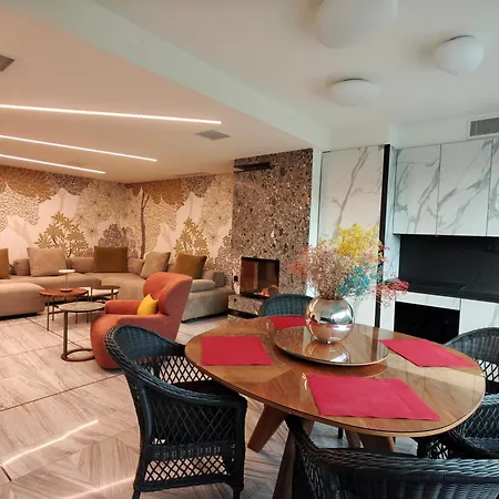 Sandy's Superior * Epidaurus