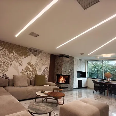 Sandy's Superior * Epidaurus