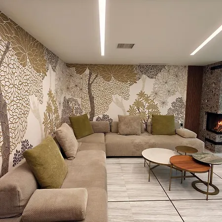 Sandy's Superior * Epidaurus