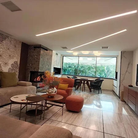 Sandy's Superior Apartment